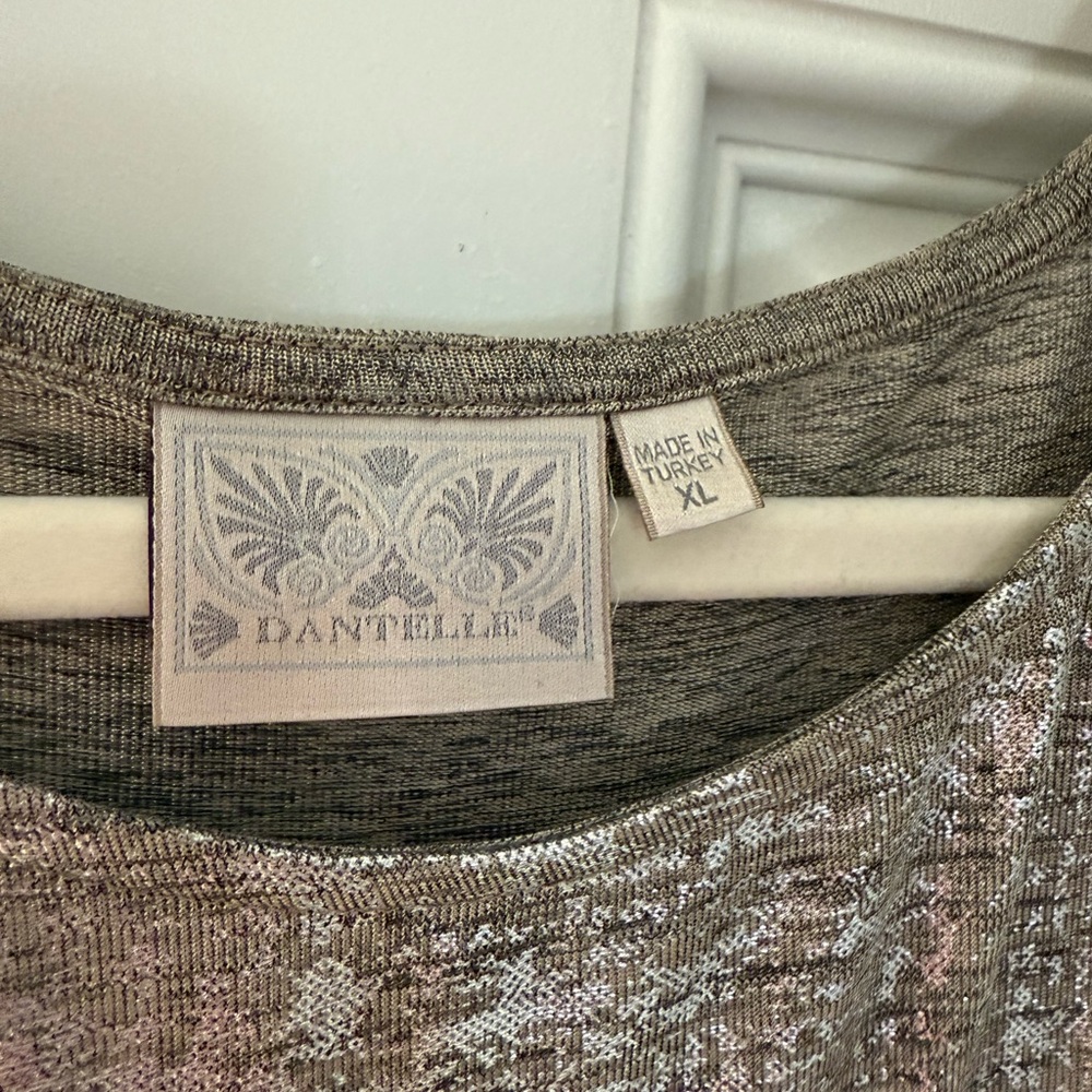 Metallic short sleeve top. Like new condition! Size XL - Picture 9 of 13